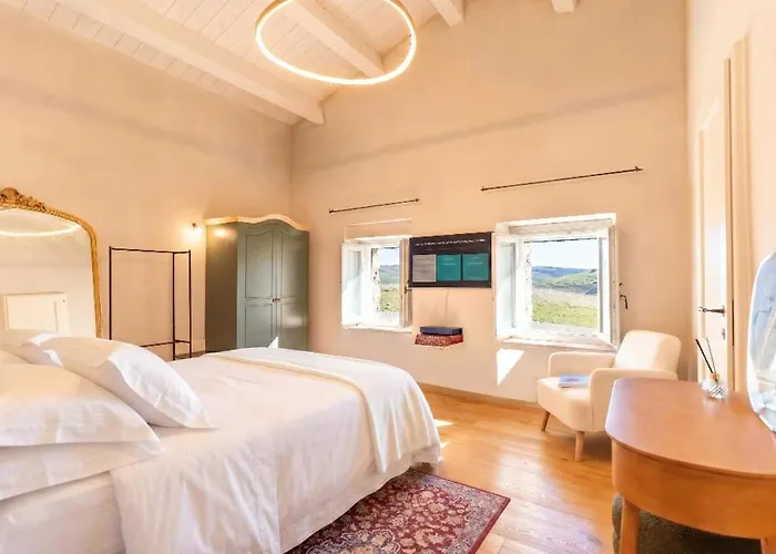 Luxury In Val D'orcia Private Tuscan Oasis